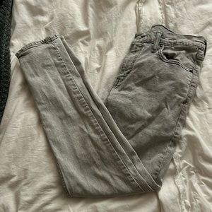 Never worn still in great condition